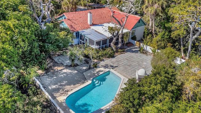 4237 HIGEL AVENUE, Sarasota, FL 34242