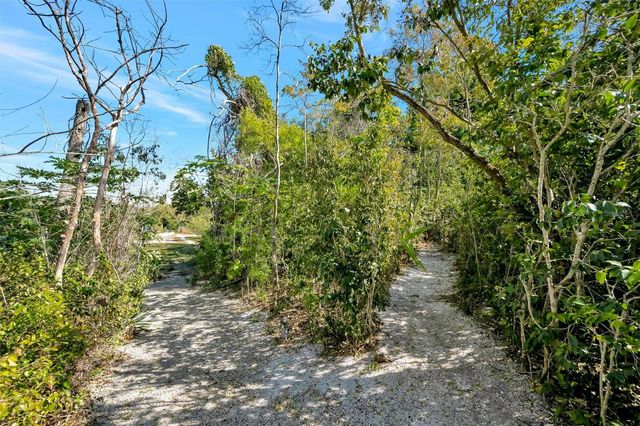 4237 HIGEL AVENUE, Sarasota, FL 34242