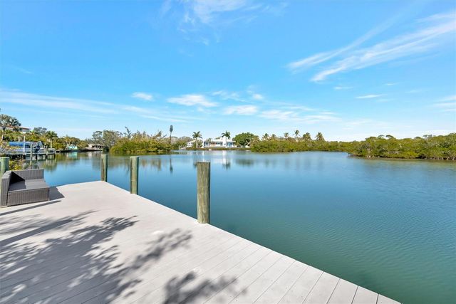 4237 HIGEL AVENUE, Sarasota, FL 34242