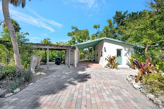 4237 HIGEL AVENUE, Sarasota, FL 34242