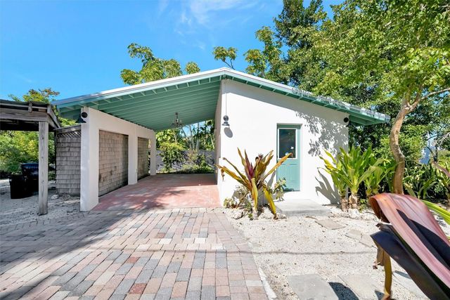 4237 HIGEL AVENUE, Sarasota, FL 34242
