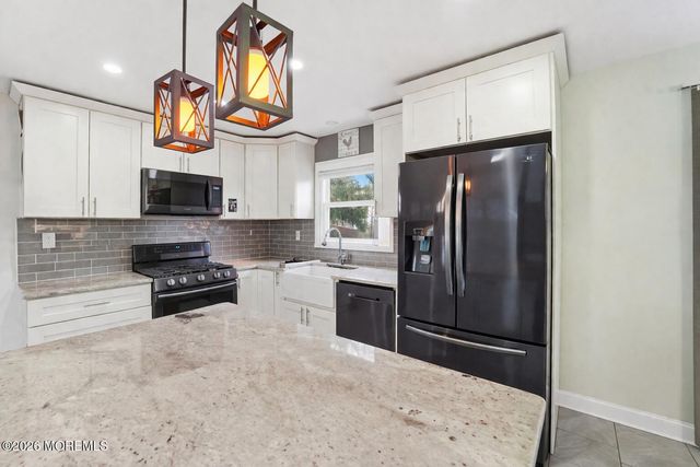 14 Juniper Avenue, Manalapan, NJ 07726