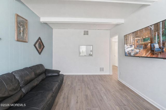 14 Juniper Avenue, Manalapan, NJ 07726