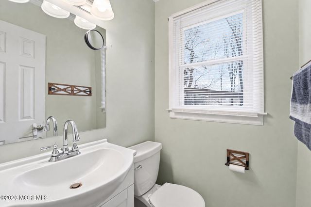 14 Juniper Avenue, Manalapan, NJ 07726