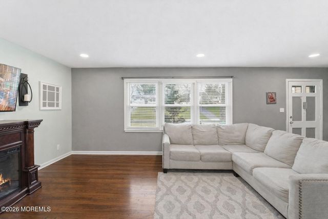 14 Juniper Avenue, Manalapan, NJ 07726