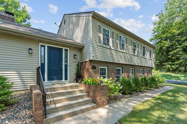13500 Clinton Place, Burnsville, MN 55337