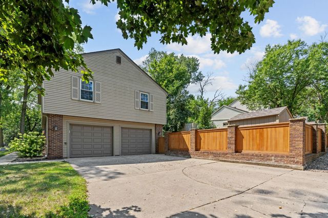 13500 Clinton Place, Burnsville, MN 55337