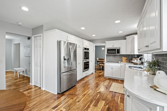 13500 Clinton Place, Burnsville, MN 55337