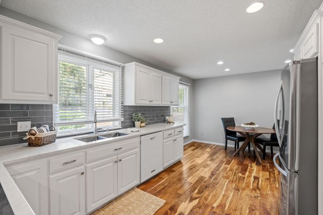 13500 Clinton Place, Burnsville, MN 55337