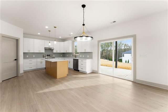 403 Magnolia Avenue, Jefferson, GA 30549