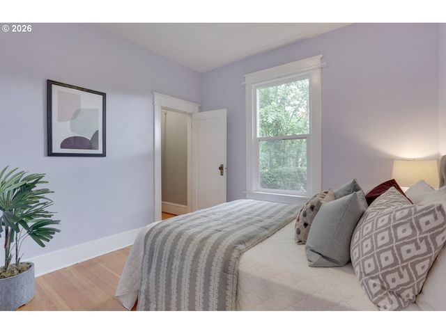 5824 N SYRACUSE St, Portland, OR 97203