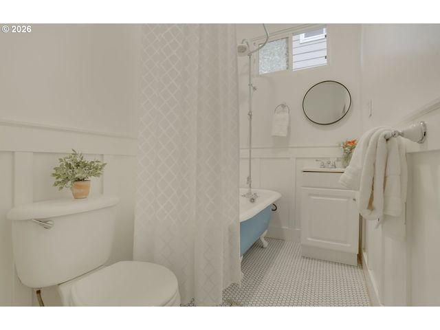 5824 N SYRACUSE St, Portland, OR 97203