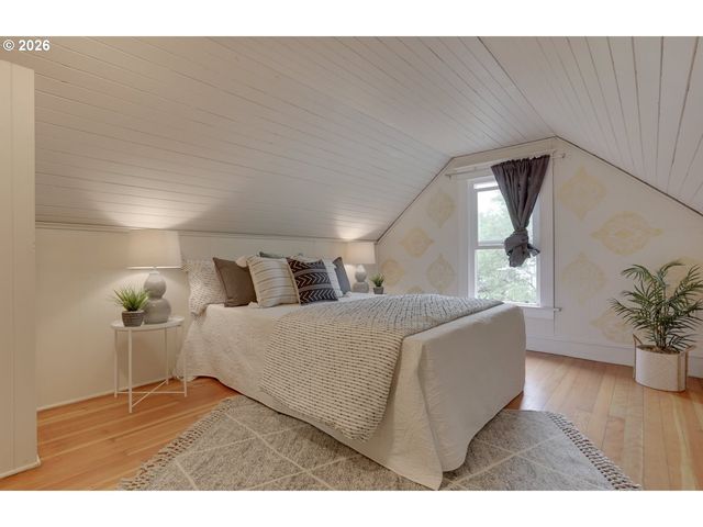 5824 N SYRACUSE St, Portland, OR 97203