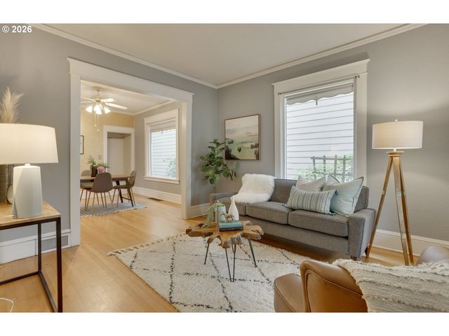 5824 N SYRACUSE St, Portland, OR 97203