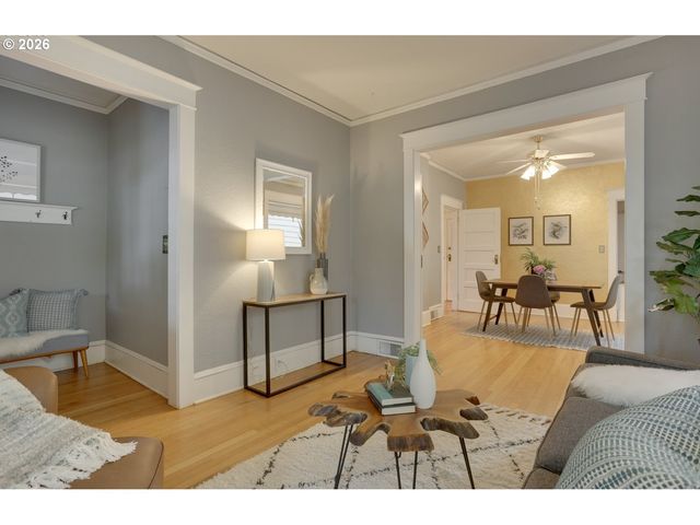 5824 N SYRACUSE St, Portland, OR 97203