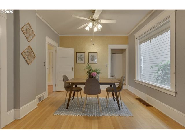 5824 N SYRACUSE St, Portland, OR 97203