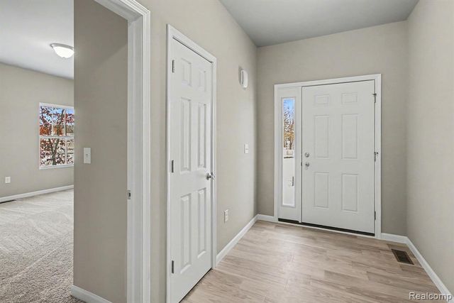 366 Dorchester Drive, Howell, MI 48855