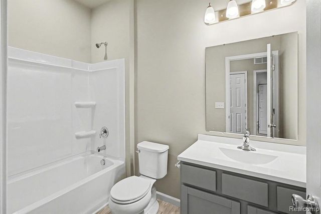 366 Dorchester Drive, Howell, MI 48855