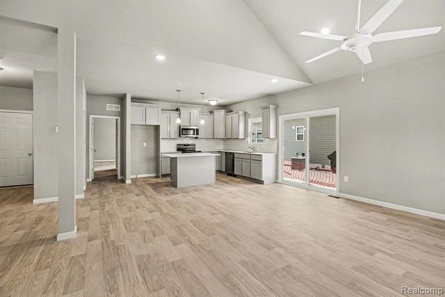 366 Dorchester Drive, Howell, MI 48855