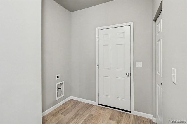 366 Dorchester Drive, Howell, MI 48855