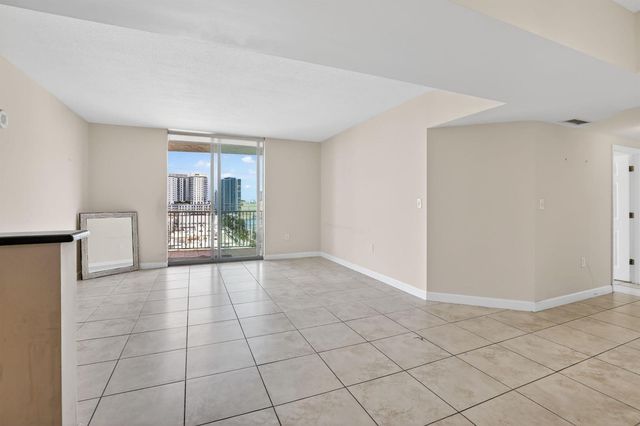 140 S Dixie Highway 819, Hollywood, FL 33020