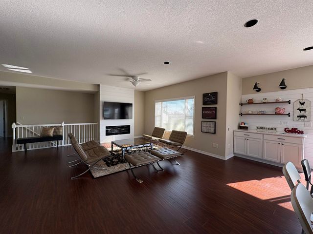 1625 E Woodbrook Ln, Derby, KS 67037