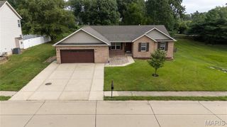 2763 Cascade Lake Drive, Belleville, IL 62221