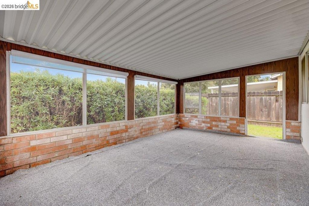 Image 21 of property listing at 341 Inverness Drive, Vallejo, CA 94589