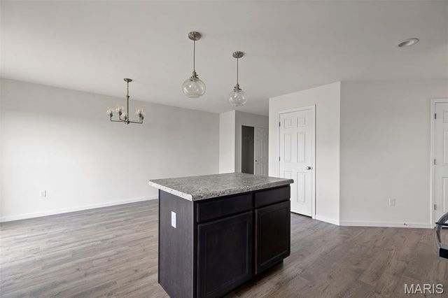 1567 Salerno Drive, St Louis, MO 63133