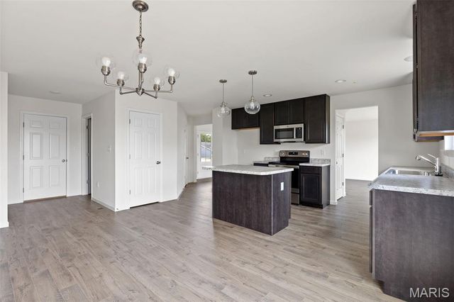1567 Salerno Drive, St Louis, MO 63133