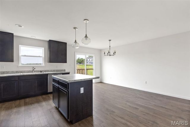 1567 Salerno Drive, St Louis, MO 63133