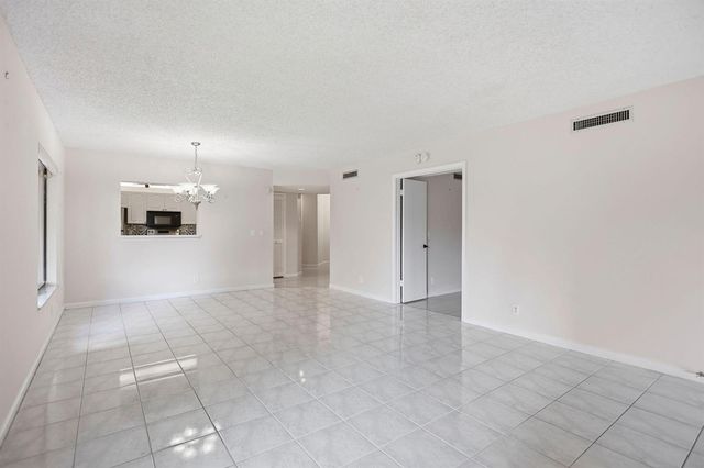 10110 Cedar Point Boulevard 206, Boynton Beach, FL 33437