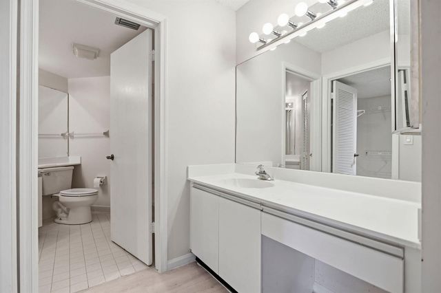 10110 Cedar Point Boulevard 206, Boynton Beach, FL 33437
