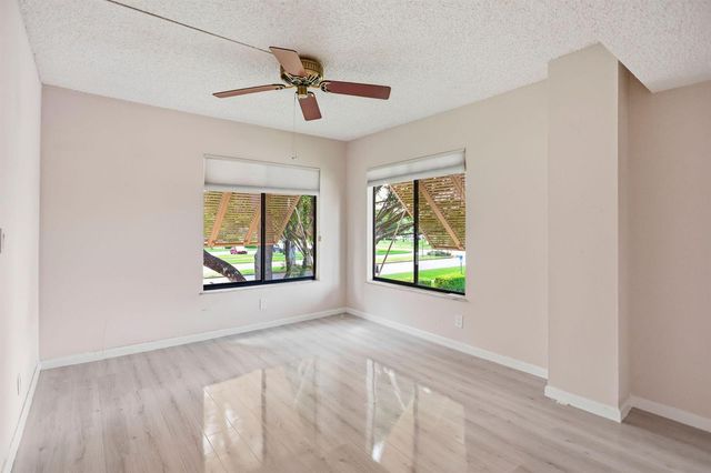 10110 Cedar Point Boulevard 206, Boynton Beach, FL 33437