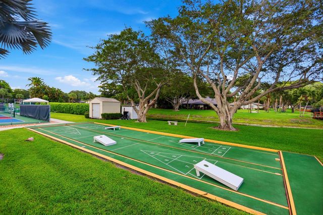 10110 Cedar Point Boulevard 206, Boynton Beach, FL 33437