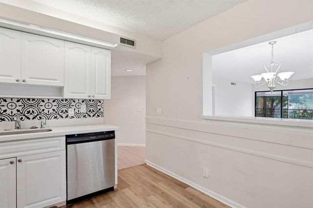 10110 Cedar Point Boulevard 206, Boynton Beach, FL 33437