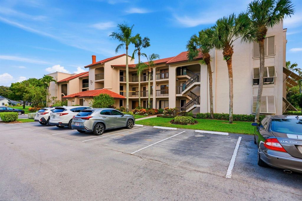10110 Cedar Point Boulevard 206, Boynton Beach, FL 33437