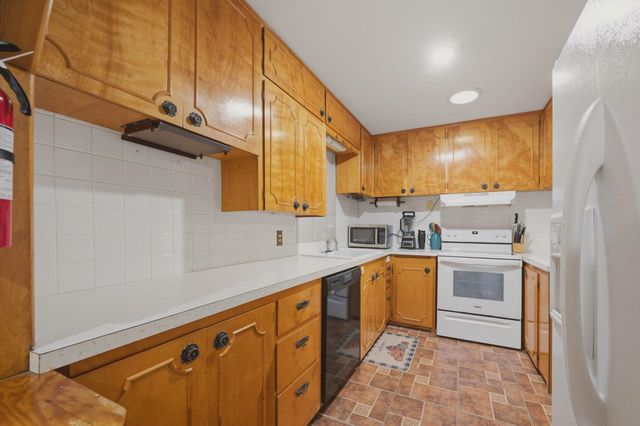 1138 N Sheridan St, Wichita, KS 67203