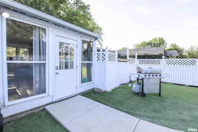 713 GRANDVIEW Way, Germantown Hills, IL 61548