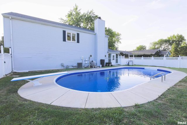 713 GRANDVIEW Way, Germantown Hills, IL 61548