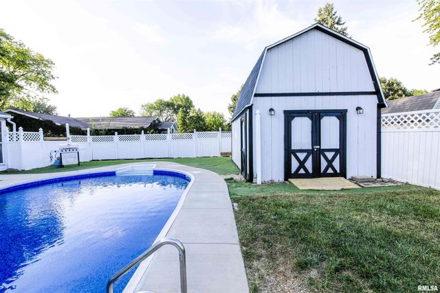 713 GRANDVIEW Way, Germantown Hills, IL 61548