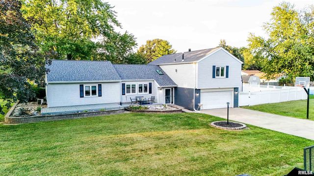 713 GRANDVIEW Way, Germantown Hills, IL 61548