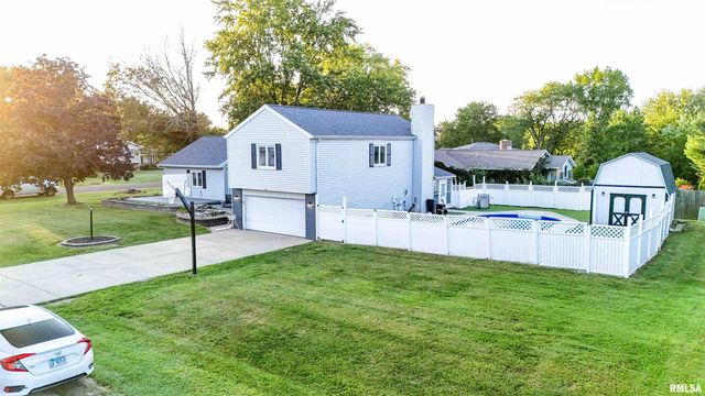 713 GRANDVIEW Way, Germantown Hills, IL 61548