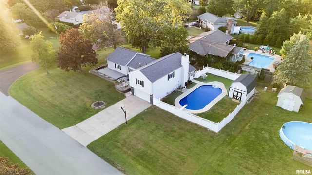 713 GRANDVIEW Way, Germantown Hills, IL 61548