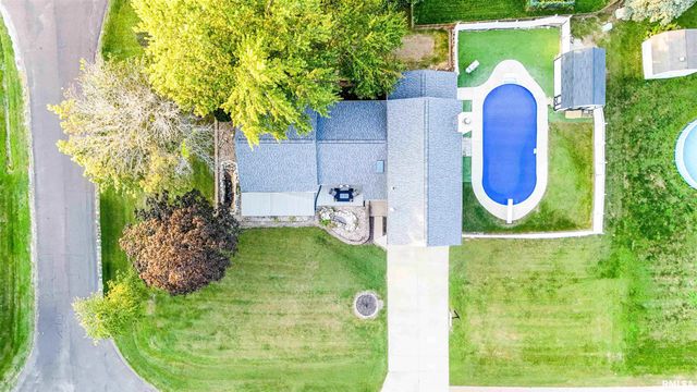 713 GRANDVIEW Way, Germantown Hills, IL 61548