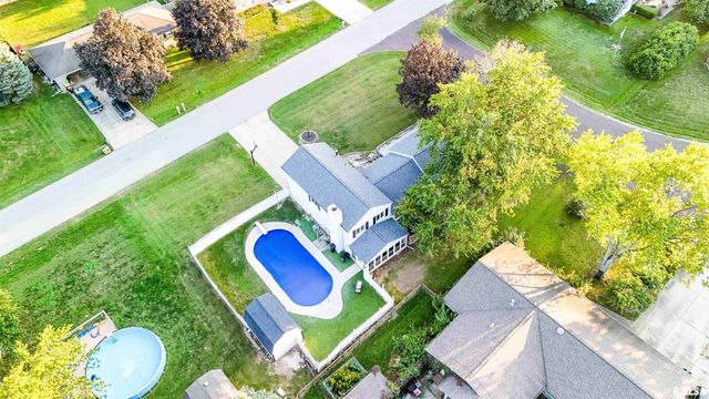 713 GRANDVIEW Way, Germantown Hills, IL 61548