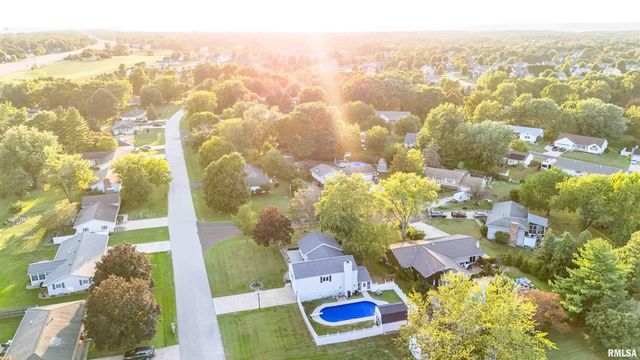 713 GRANDVIEW Way, Germantown Hills, IL 61548