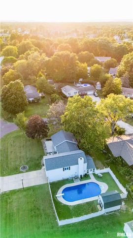 713 GRANDVIEW Way, Germantown Hills, IL 61548