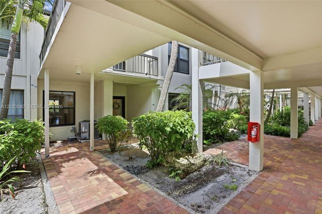 830 Greensward Court 106-H, Delray Beach, FL 33445
