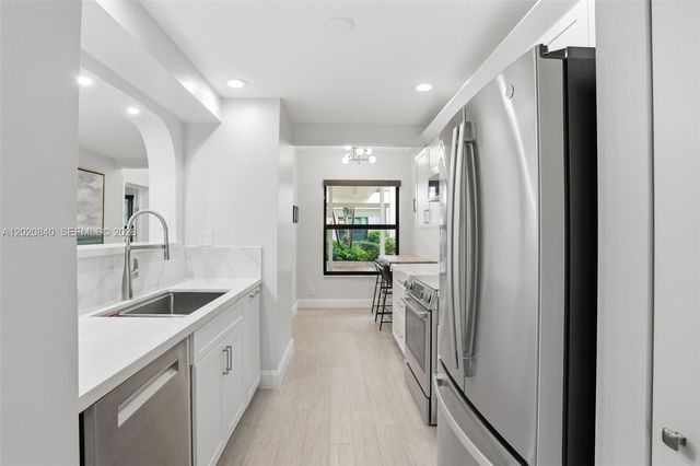 830 Greensward Court 106-H, Delray Beach, FL 33445